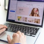 Reklamacje bez stresu: krok po kroku przez procedurę w sklepie internetowym