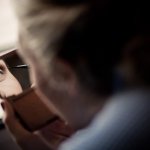 Twój sekretny sojusznik na wieczór: składane lusterko idealne do kopertówki