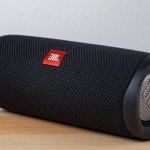 Głośnik przenośny na taras: mały sprzęt, wielki klimat
